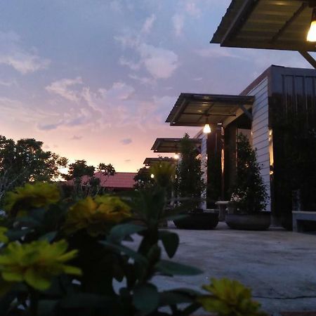Wattana Home 通帕蓬 外观 照片